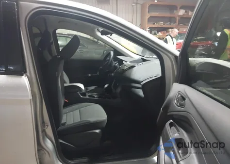 2018 Ford Escape S z USA, uszkodzony, nr VIN 1FMCU0F74JUB55520